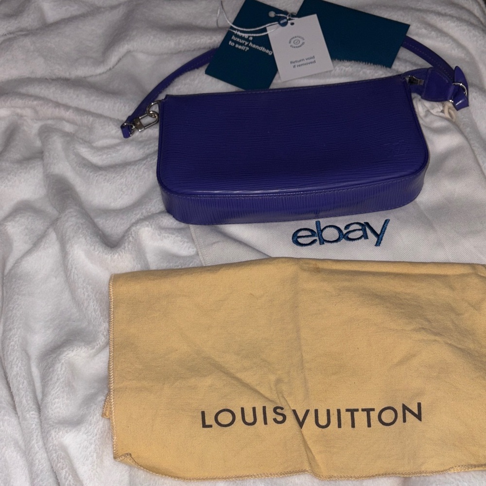 NWOT FULL INCLUSION Louis Vuitton Purple Epi Leather Small Crossbody Bag